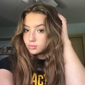 Meet your Posher, Ava